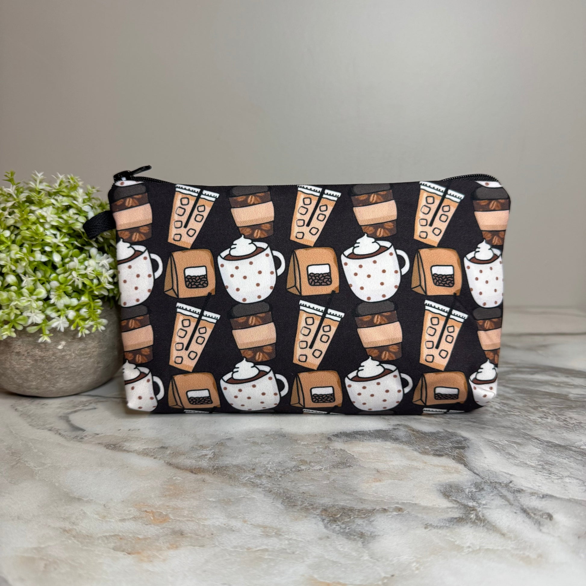 Coffee Cups & Beans zipper pouch by Arimel by Emily
