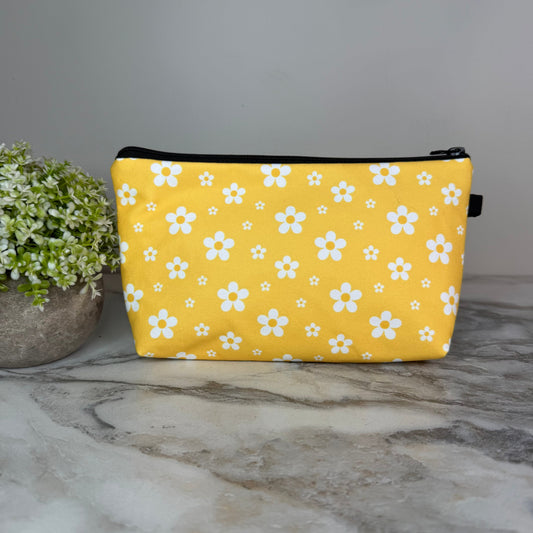Gold Daisy pouch by Arimel by Emily